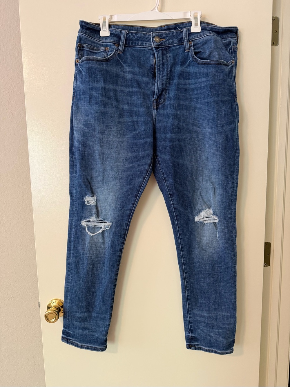 American Eagle Outfitters Slim Straight Distressed Blue Jeans